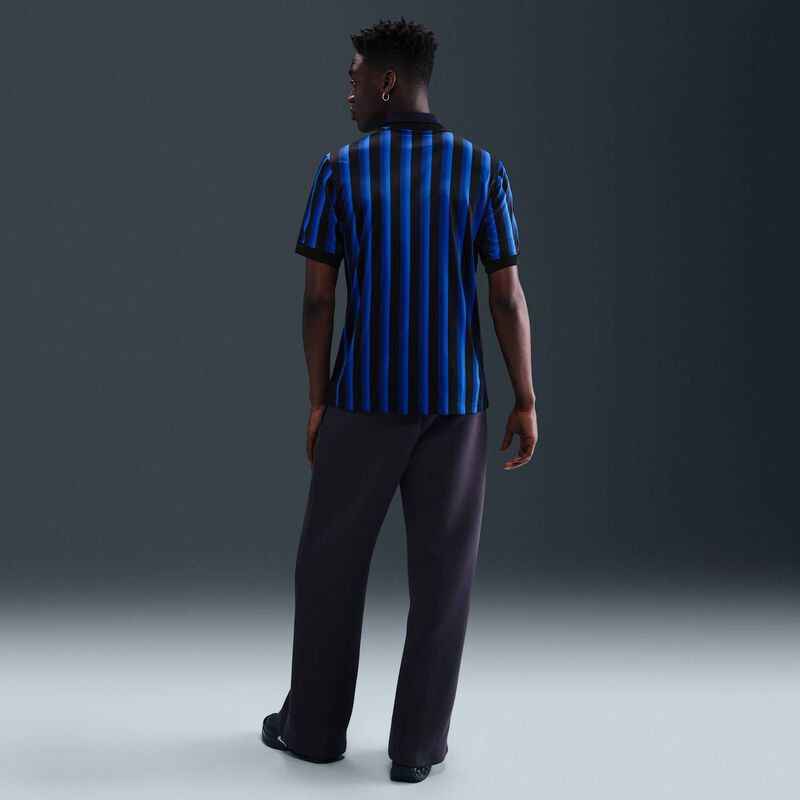 Nike Inter Milan 2025/26 Stadium Home
Poleras manga corta fútbol hombre
