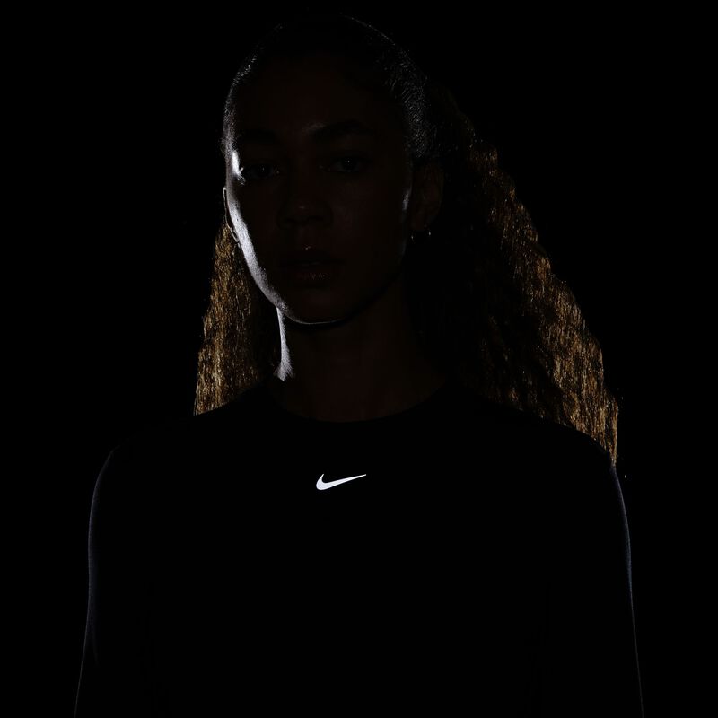 Nike Dri-FIT Swift Element UV
Poleras manga larga correr mujer