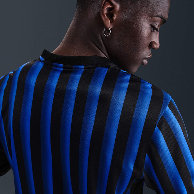 Nike Inter Milan 2025/26 Stadium Home
Poleras manga corta fútbol hombre
