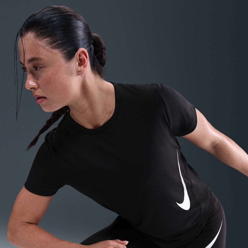 Nike Polera Tempo Swoosh Run
Poleras manga corta correr mujer