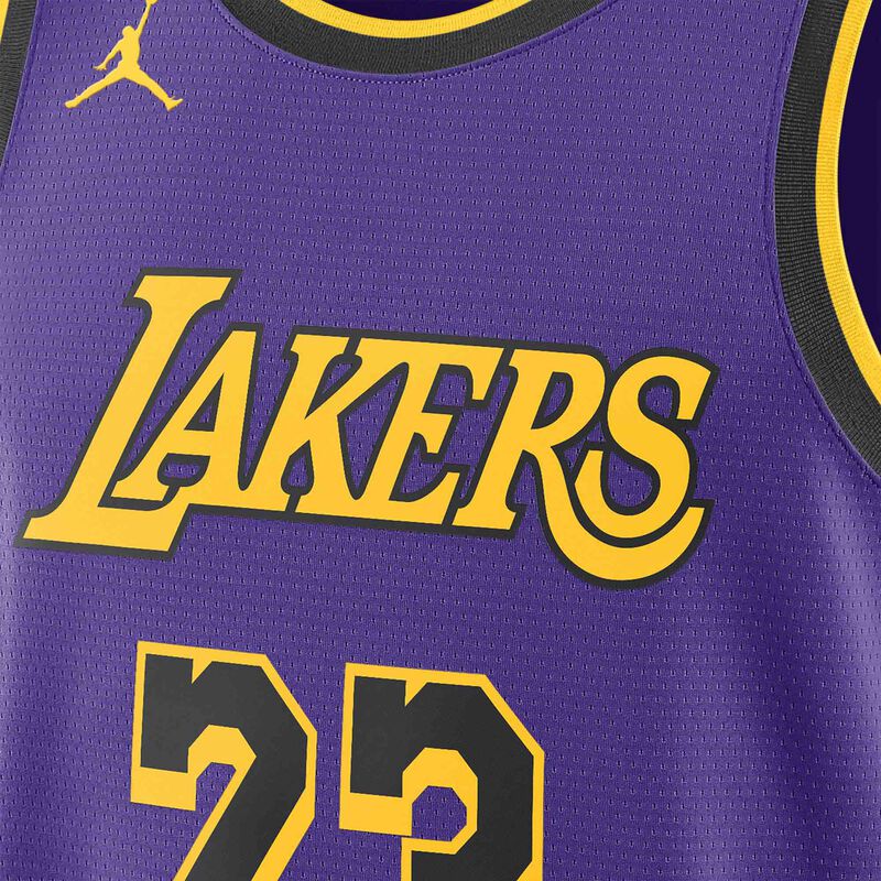 Nike Los Angeles Lakers Statement Edition
Poleras sin mangas básquet hombre