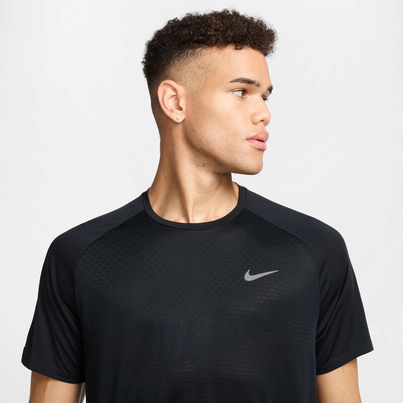 Nike Stride
Poleras manga corta correr hombre